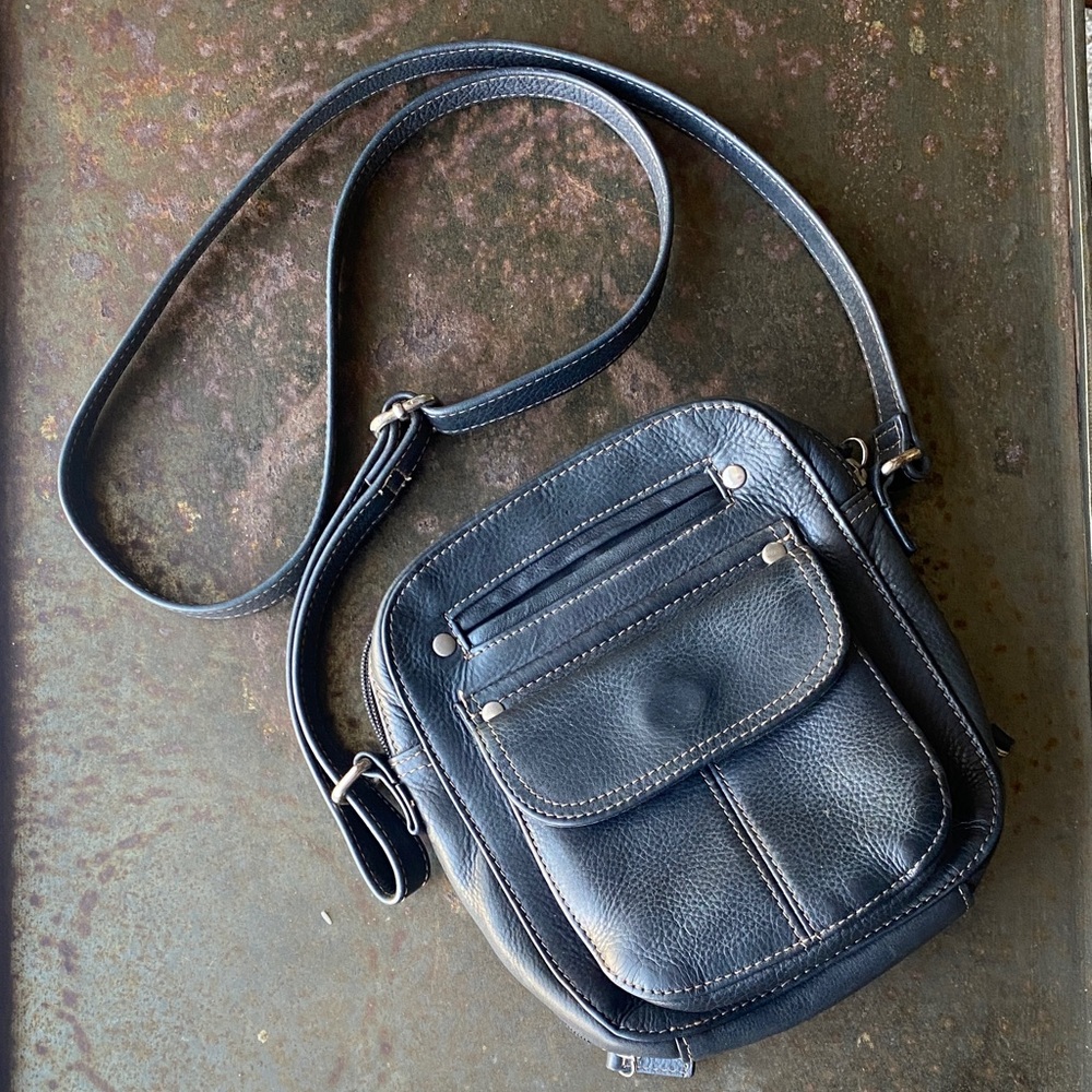 Fossil VTG Classic Navy Pebbled Genuine Leather Organizer Crossbody Bag. SL9600
